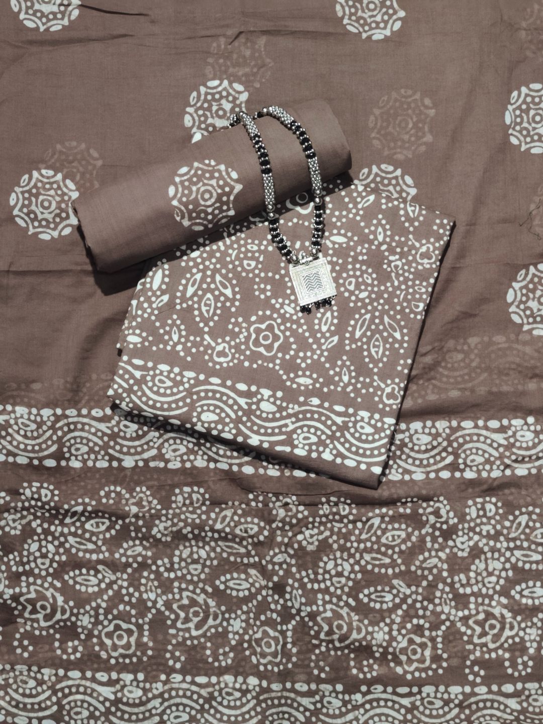 Fresh Pure Cotton Single Shade Lakda Brown Unstitched Dress Material with Cotton Dupatta (Casual Wear)