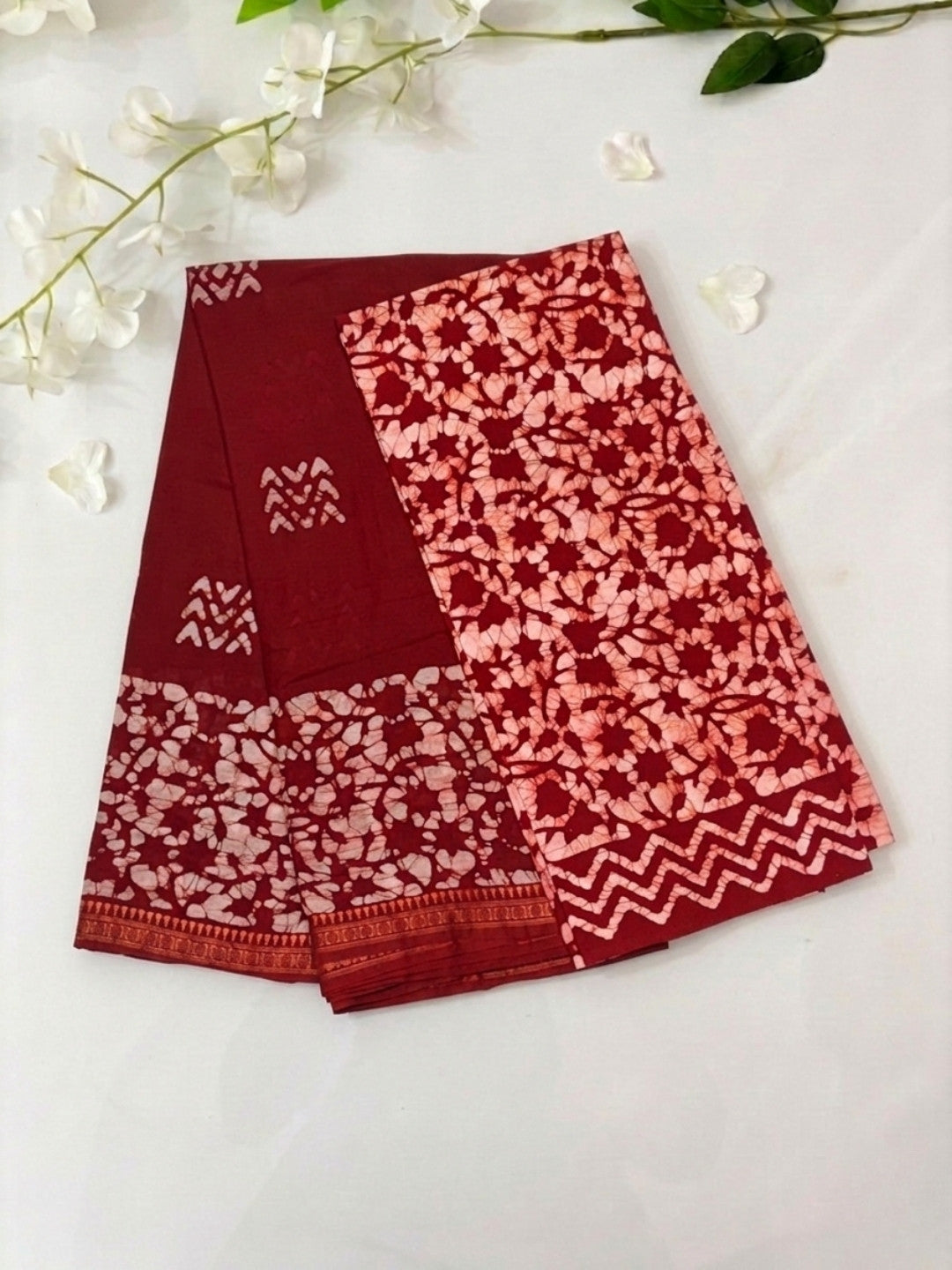 Red Splendid Cotton Batik Saree with Blouse Piece