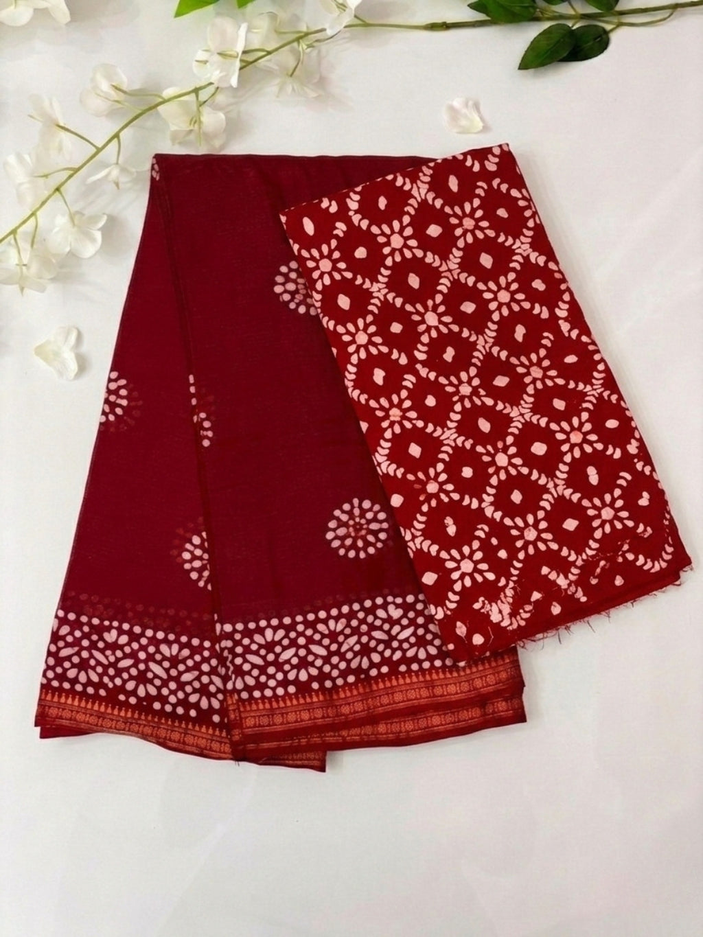 Red Contemporary Cotton Batik Saree with Blouse Piece