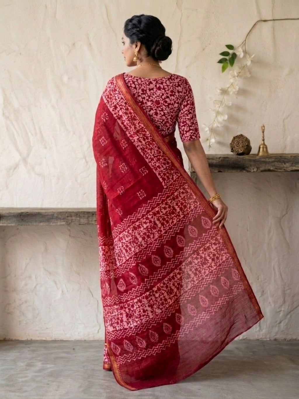Red Splendid Cotton Batik Saree with Blouse Piece