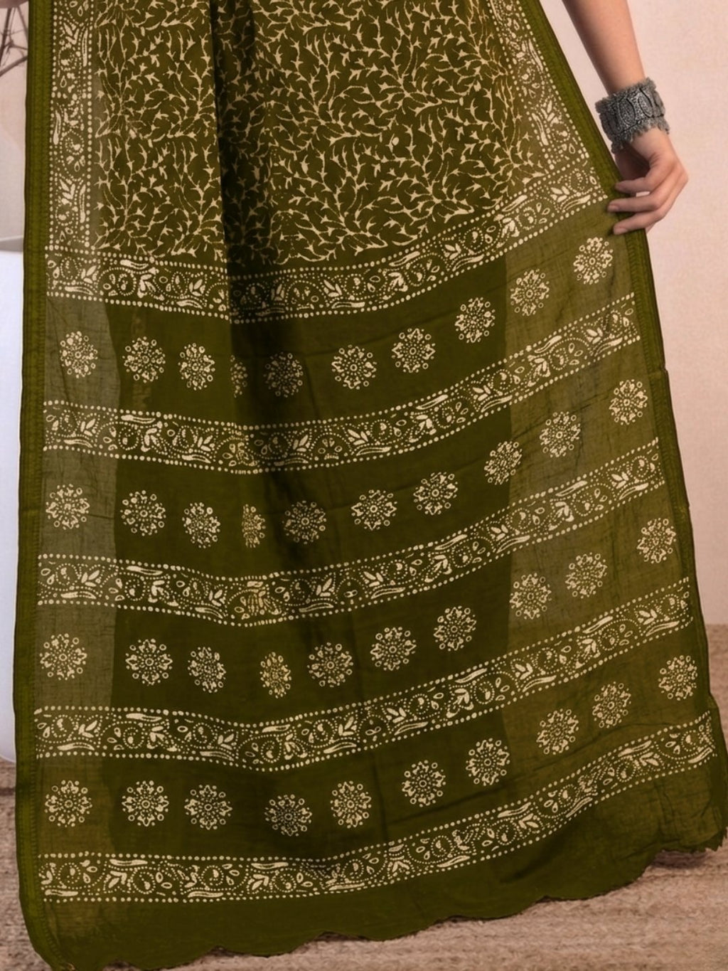 Olive Green Captivating Cotton Batik Saree with Blouse Piece