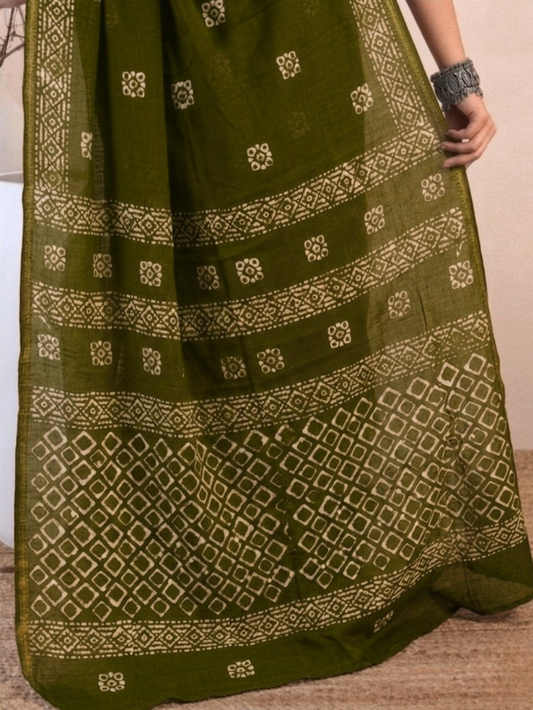 Olive Green Picturesque Cotton Batik Saree with Blouse Piece