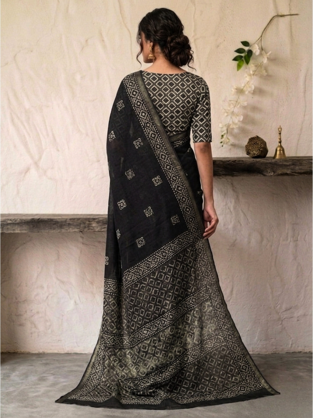 Black Elegant Cotton Batik Saree with Blouse Piece
