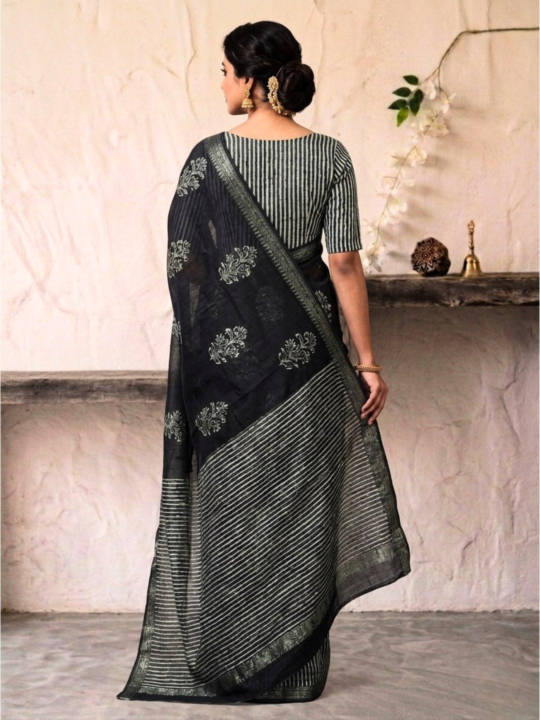 Black Elegant Cotton Batik Saree with Blouse Piece