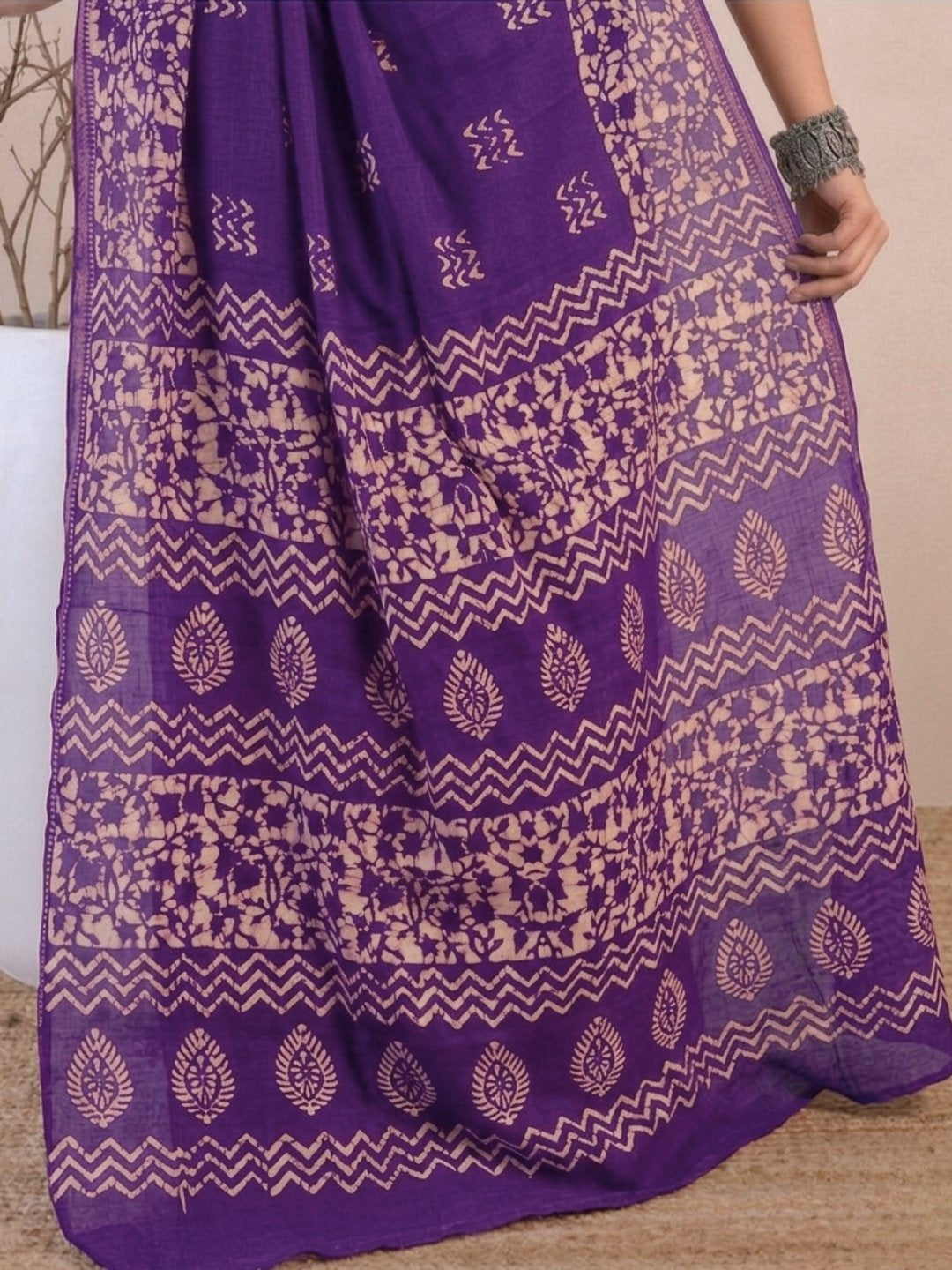 Lavender Elegant Cotton Batik Saree with Blouse Piece
