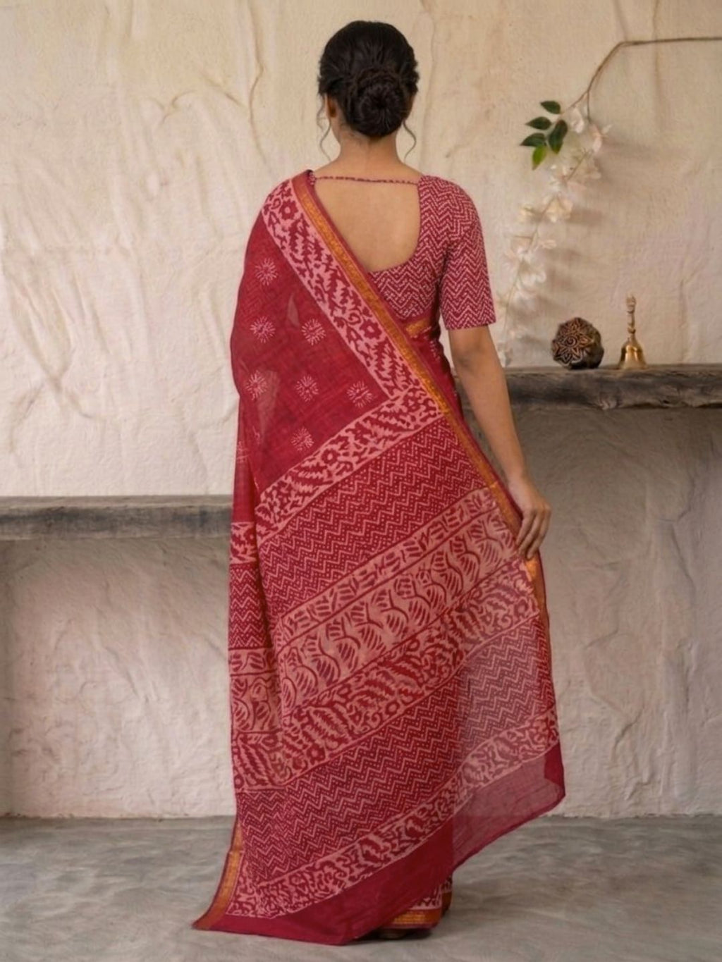 Carrot TextuRed Cotton Batik Saree with Blouse Piece